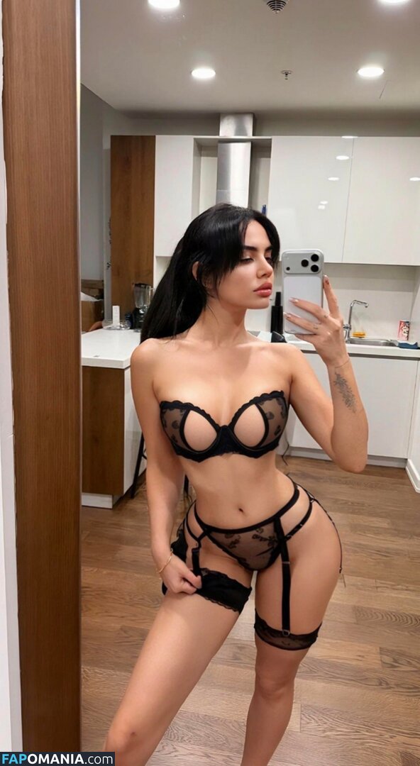 Ece Ronay / Eceronayofficial Nu OnlyFans  Foto vazada #8