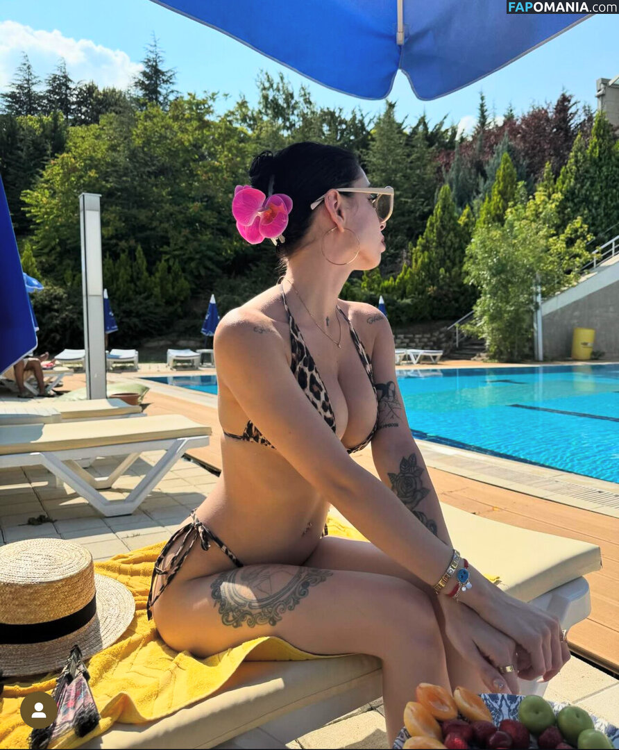 Edibe Bereket / Madamelyax Nu OnlyFans  Foto vazada #6