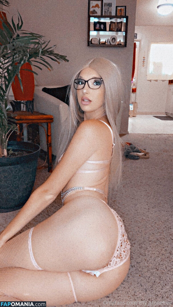 effy_stonefree / halfelfhalfdevil Nu OnlyFans  Foto vazada #9