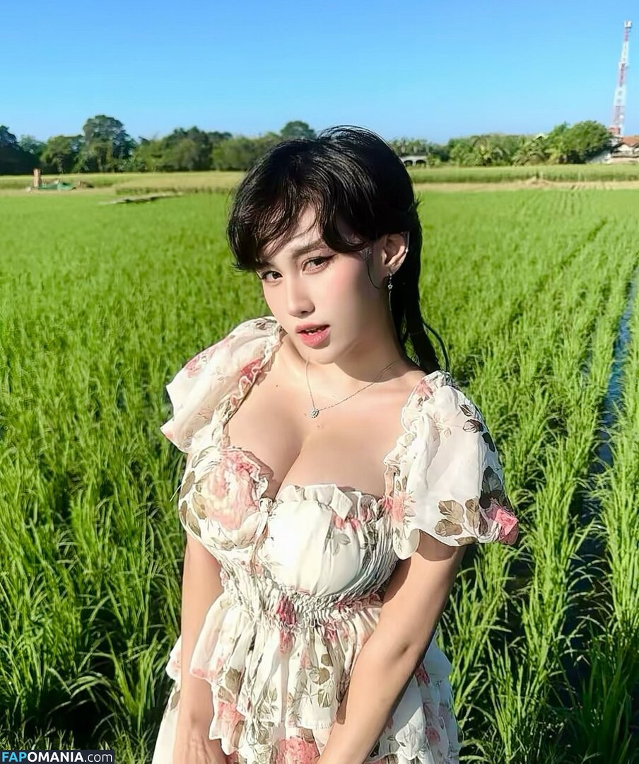 Deandra Aurelia / ejahazel / ejahazel__ Nu OnlyFans  Foto vazada #2