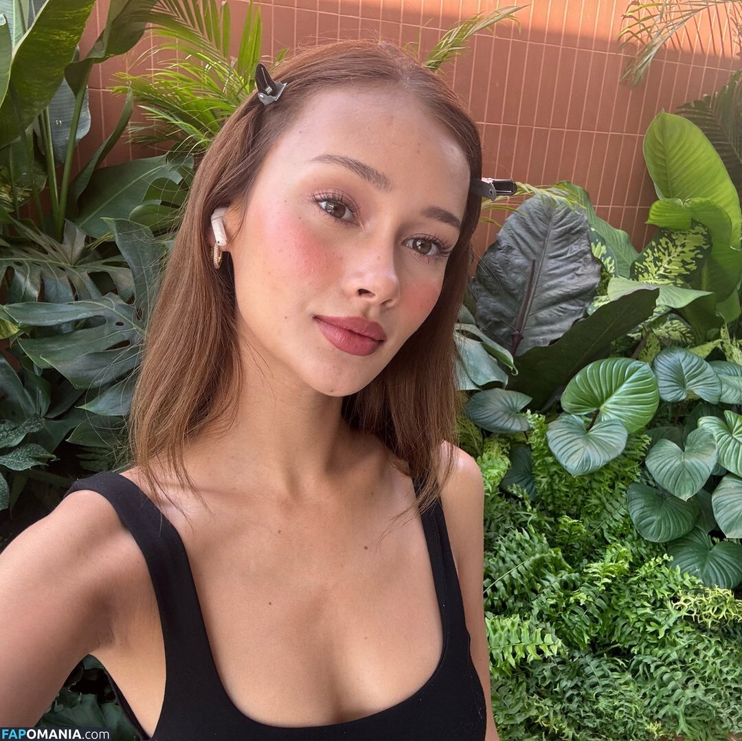 Eleanor Thompson / EleanorThomps / elxiethompson / https: Nu OnlyFans  Foto vazada #1