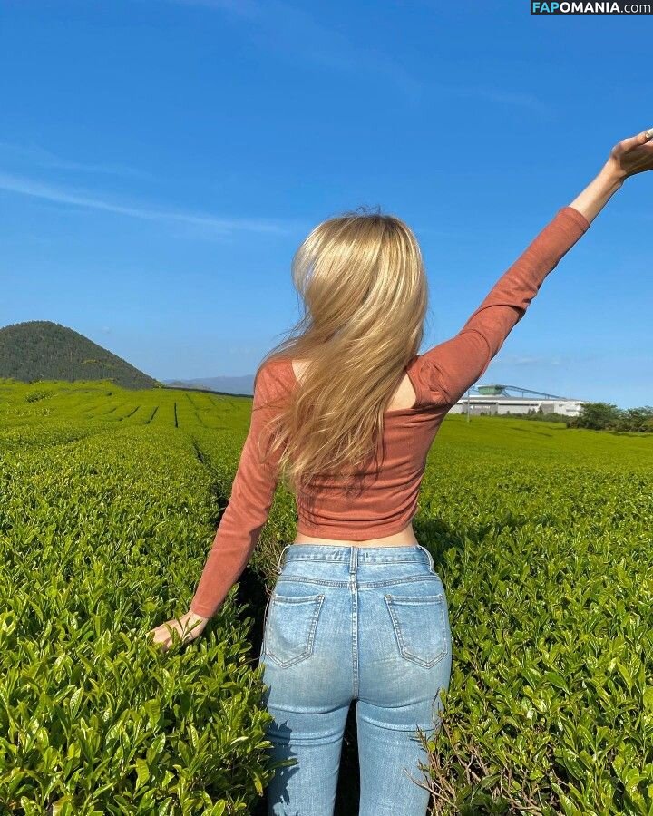 Elina Karimova / elina_4_22 Nu OnlyFans  Foto vazada #2