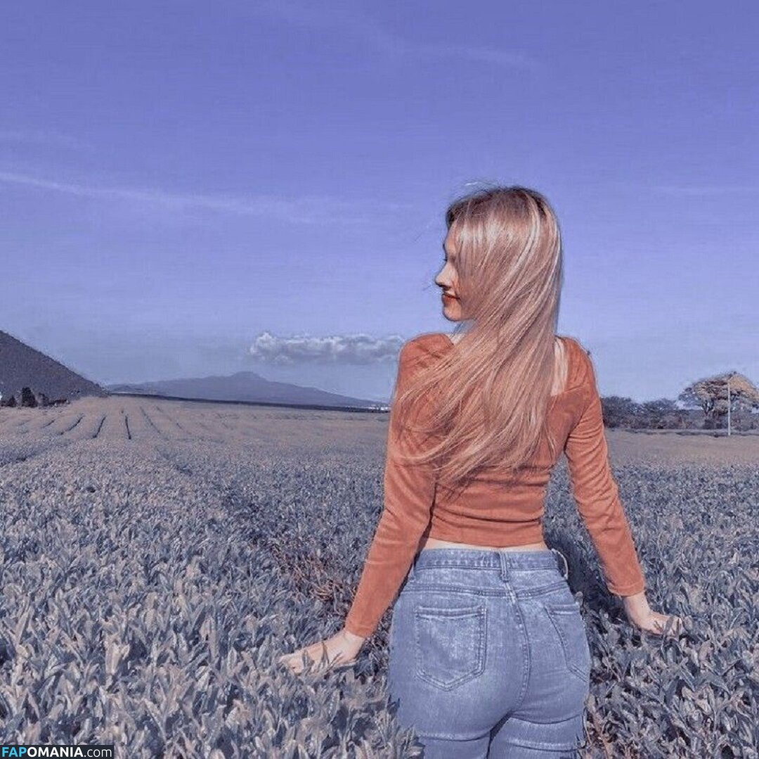Elina Karimova / elina_4_22 Nu OnlyFans  Foto vazada #14