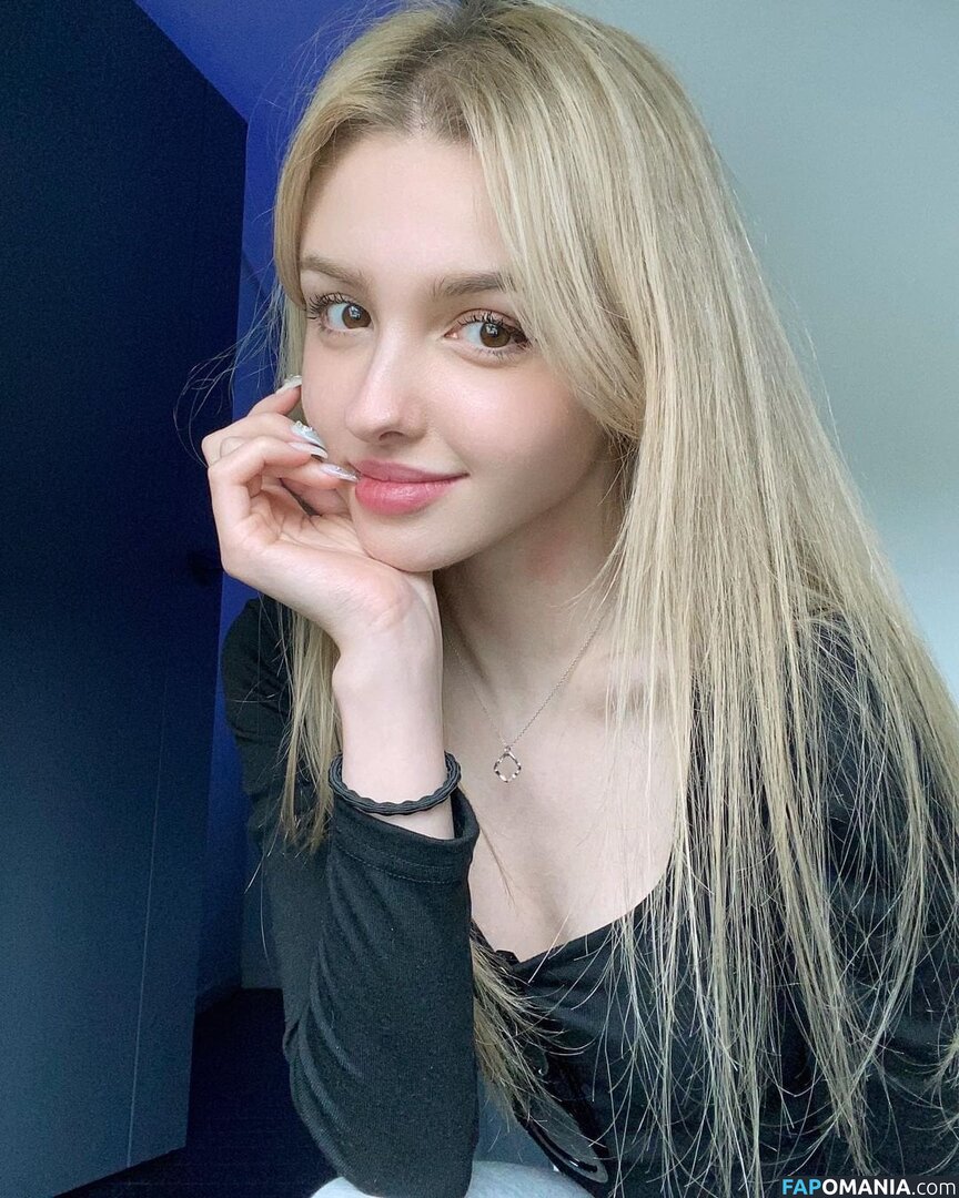 Elina Karimova / elina_4_22 Nu OnlyFans  Foto vazada #17