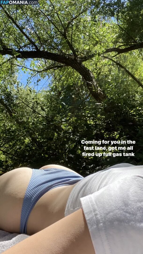 Elissa Beck / elissaaa.beck / elissabeck / pr1ncessviolet Nu OnlyFans  Foto vazada #3