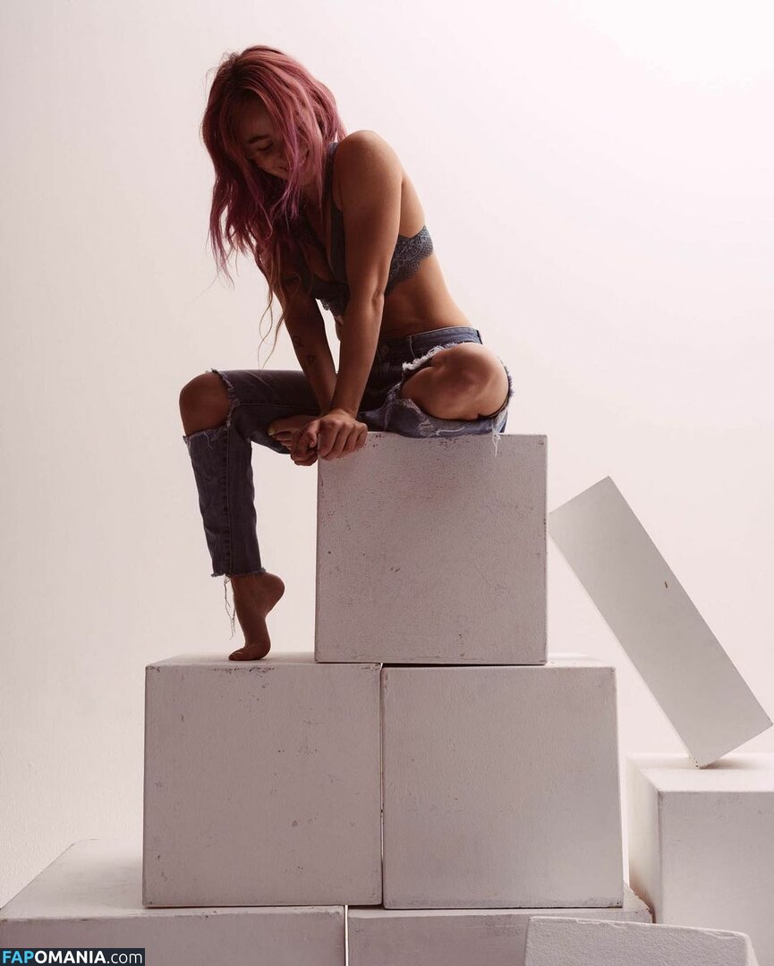 ElIZAGRACEMUSIC / Eliza Grace / elizaxograce / iamelizagrace_ Nu OnlyFans  Foto vazada #8