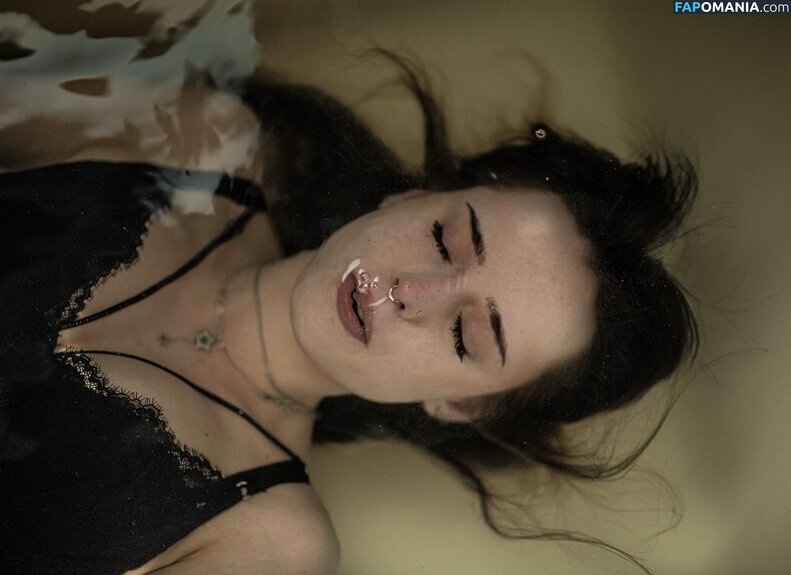 elizxaq / fakediosa Nu OnlyFans  Foto vazada #2