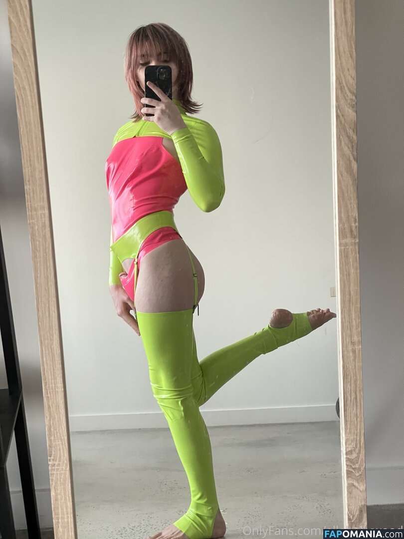 Ella Hollywood / Jean Hollywood / jeanhollywood / sodacattv / sodacatxxx Nu OnlyFans  Foto vazada #2