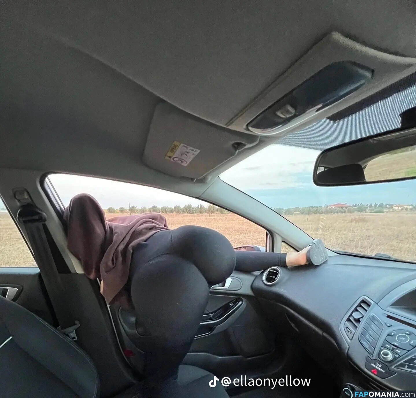 Ellaonyellow / ielleowo Nu OnlyFans  Foto vazada #1