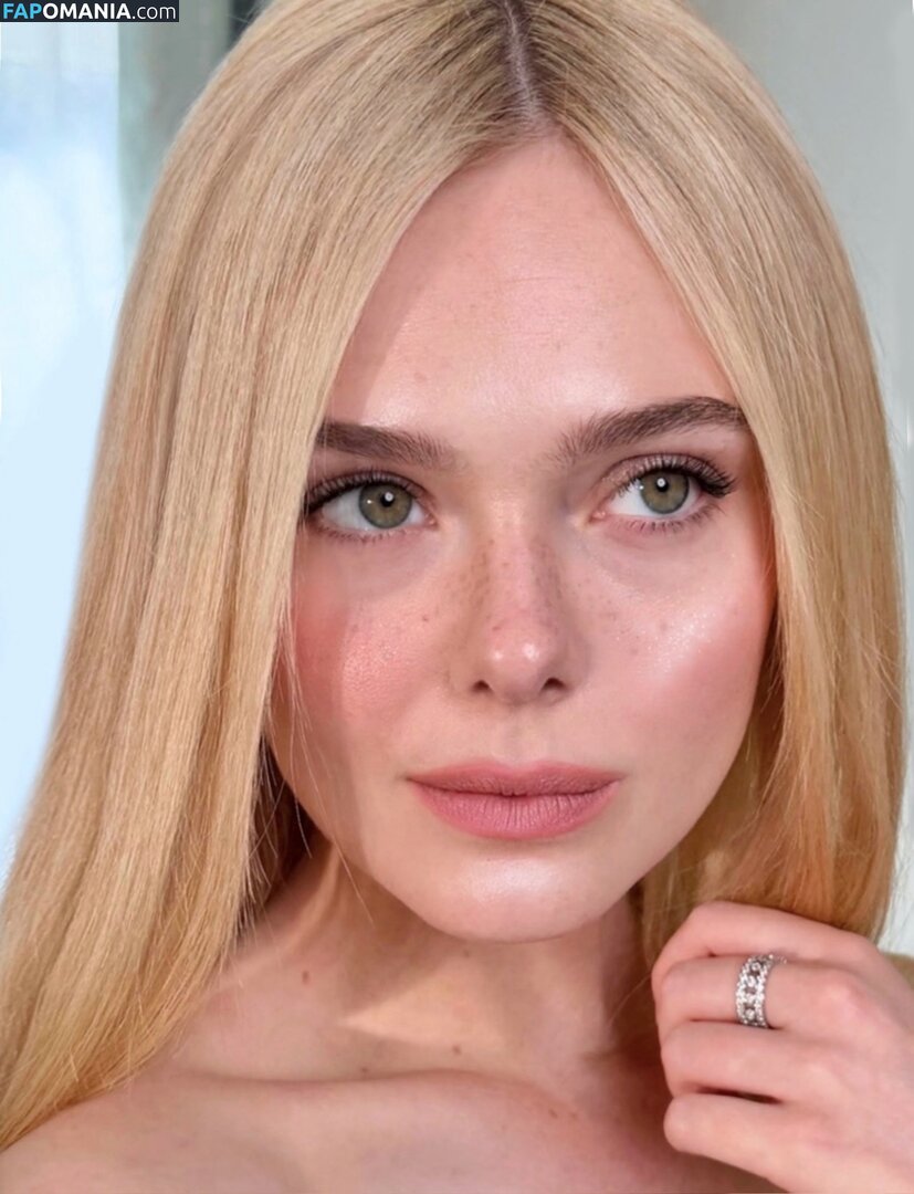 Elle Fanning / ellefanning Nu OnlyFans  Foto vazada #85