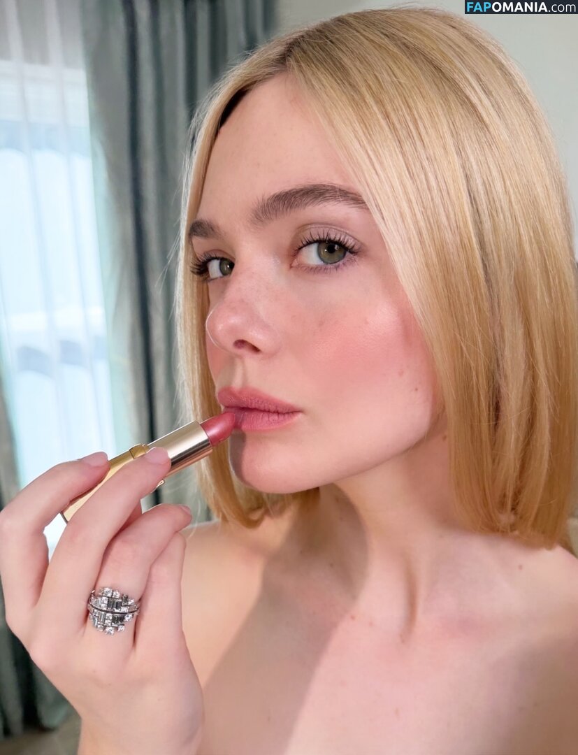 Elle Fanning / ellefanning Nu OnlyFans  Foto vazada #86