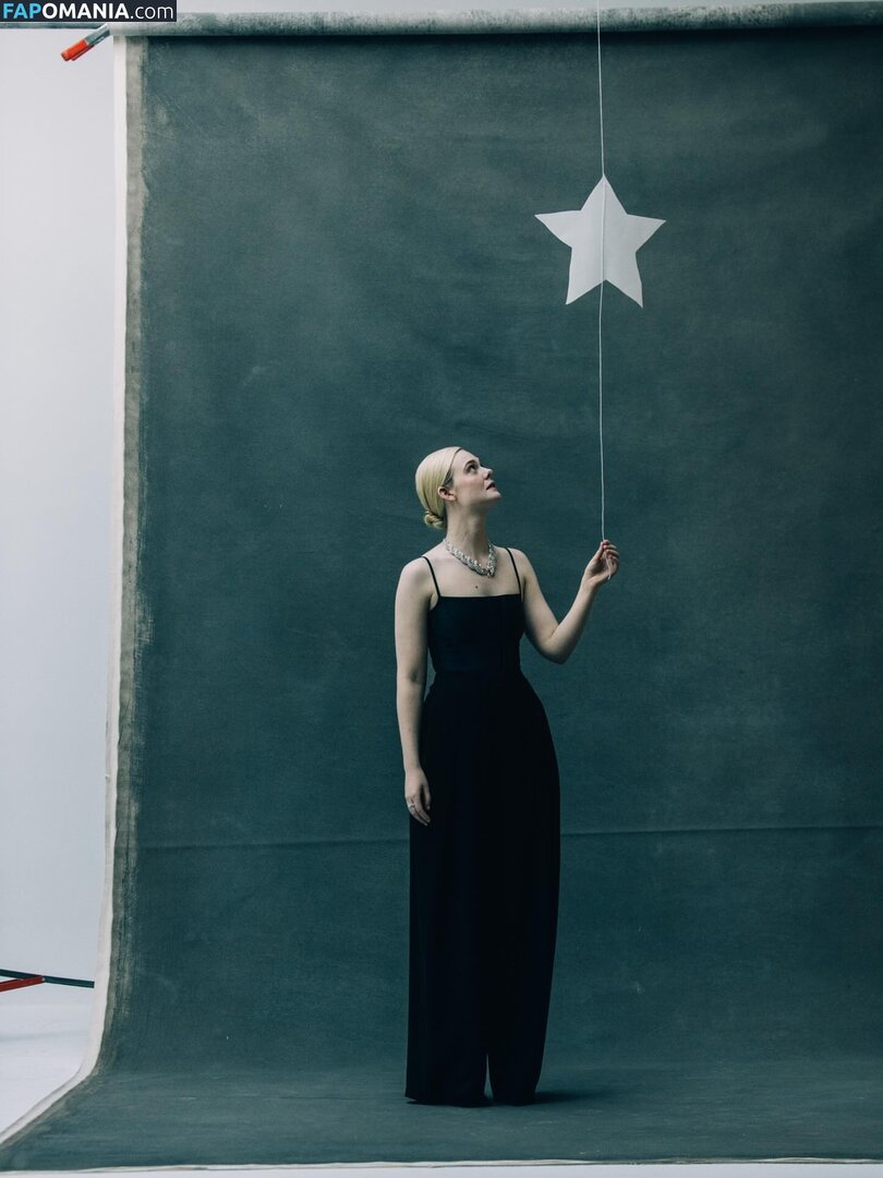 Elle Fanning / ellefanning Nu OnlyFans  Foto vazada #88