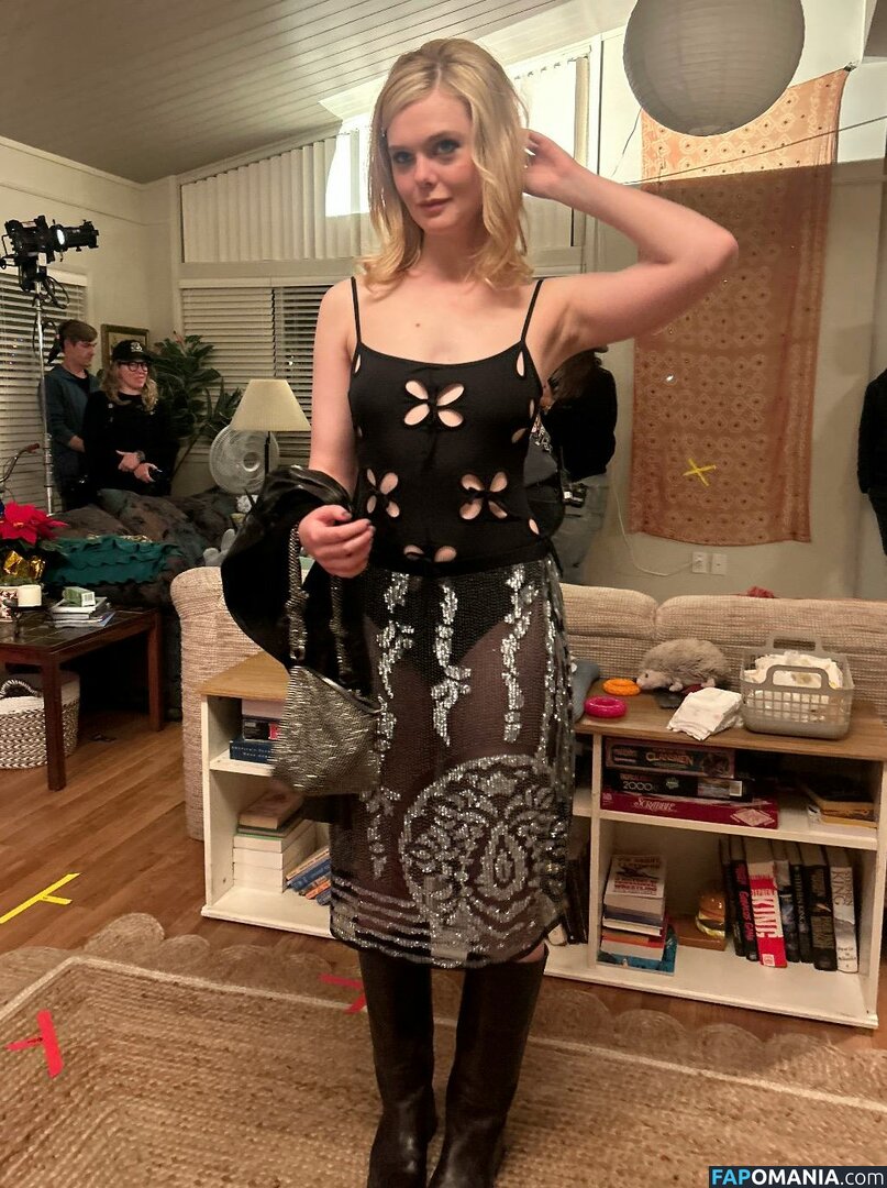 Elle Fanning / ellefanning Nu OnlyFans  Foto vazada #147