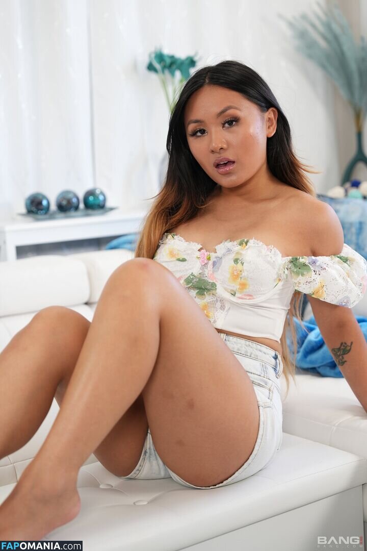 Elle Voneva / Phoebe Kalib / PhoebeKalib Nu OnlyFans  Foto vazada #5