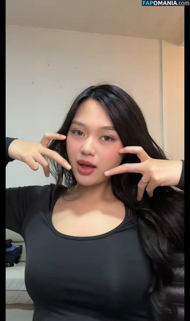 Ellesyanamira / PrincessEllesya Nu OnlyFans  Foto vazada #6