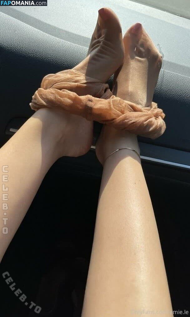 Emie.le / emie_le Nu OnlyFans  Foto vazada #2