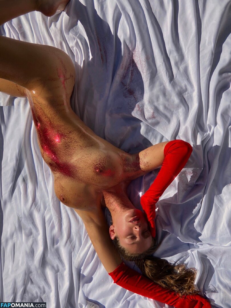 Emily Agnes / isthatemily Nu OnlyFans  Foto vazada #2