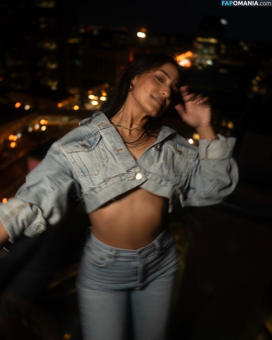 Emily Alabi / emilyalabi / https: Nu OnlyFans  Foto vazada #14