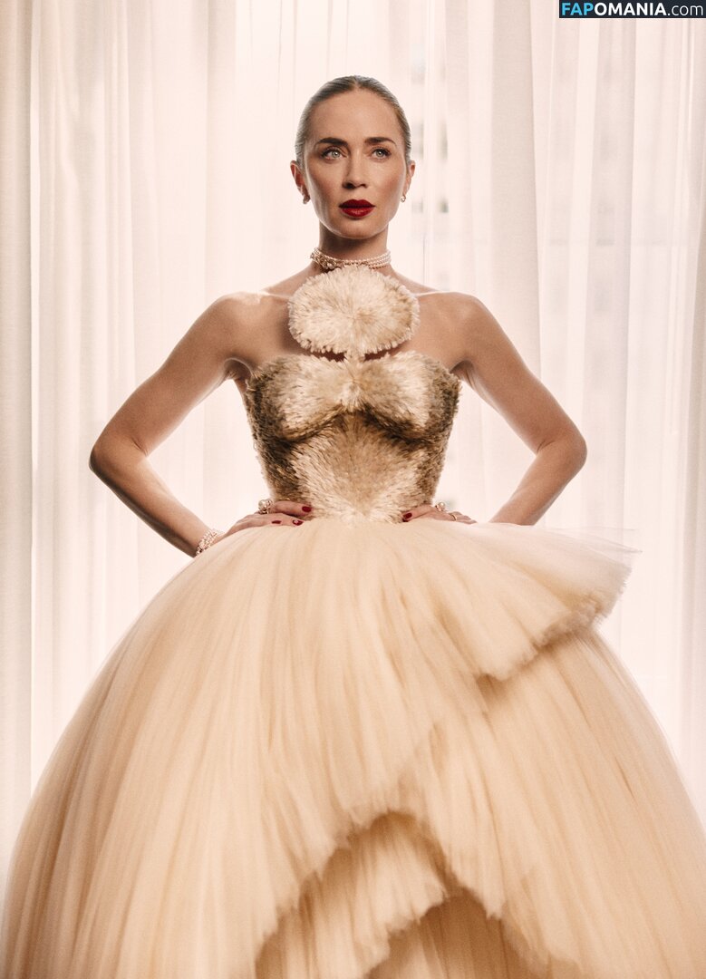 Emily Blunt / _emily_blunt_ / twogirlsoneblunt Nu OnlyFans  Foto vazada #456