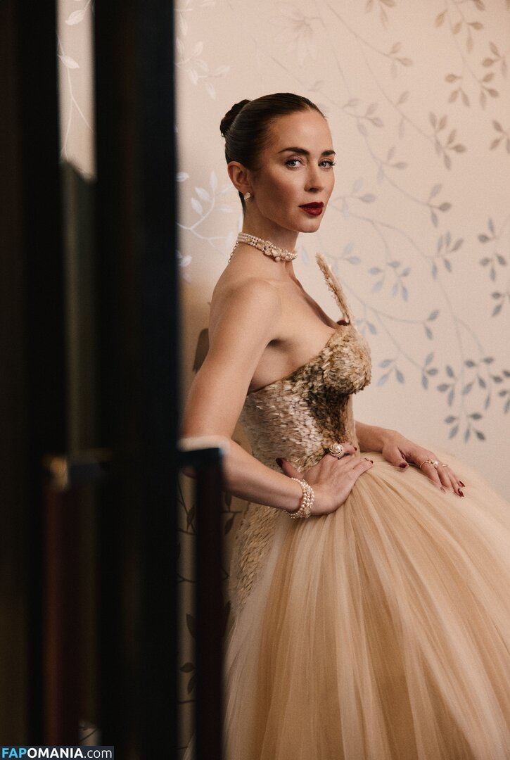 Emily Blunt / _emily_blunt_ / twogirlsoneblunt Nu OnlyFans  Foto vazada #463