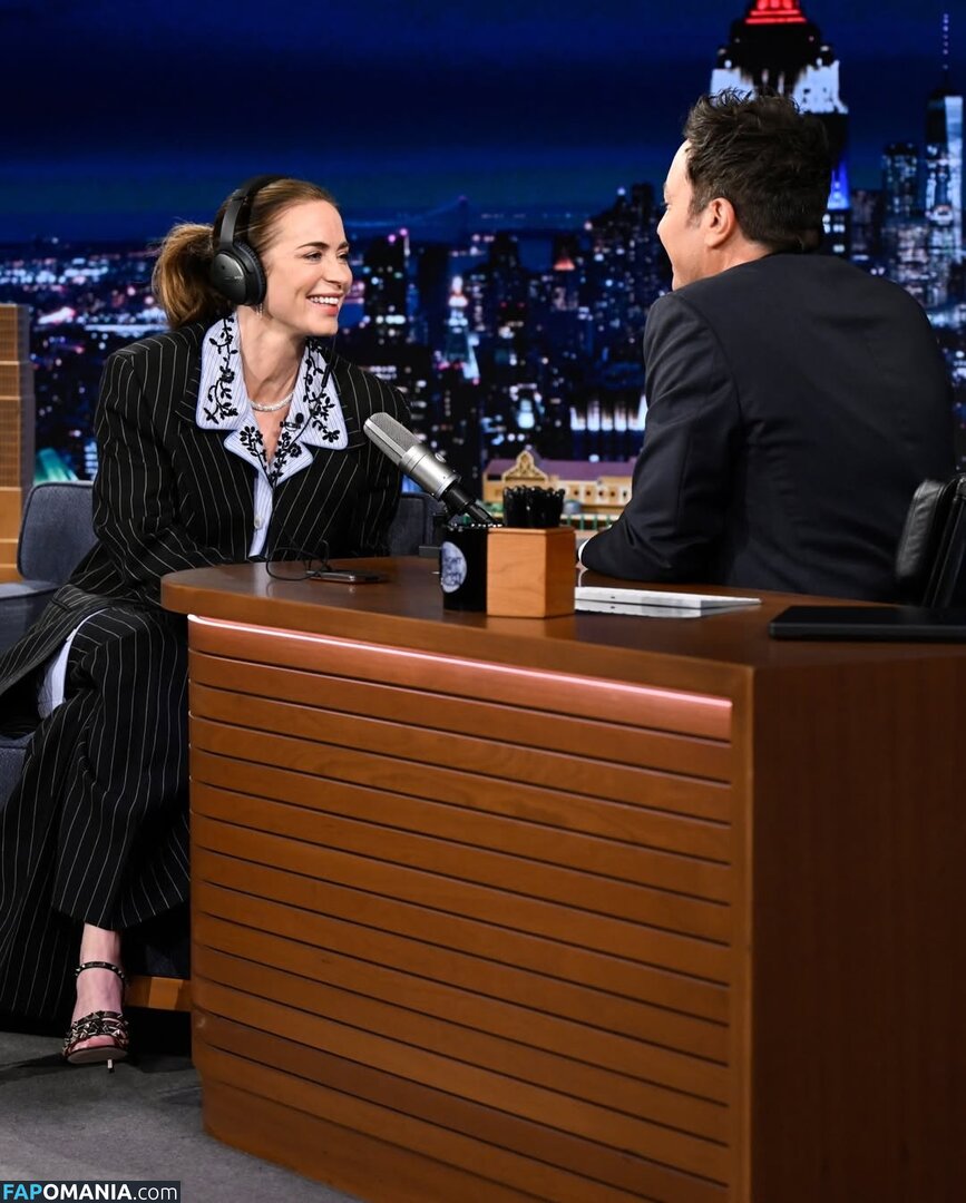 Emily Blunt / _emily_blunt_ / twogirlsoneblunt Nu OnlyFans  Foto vazada #466