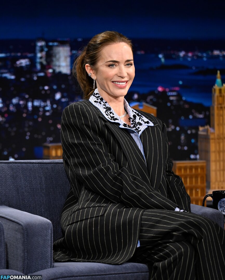Emily Blunt / _emily_blunt_ / twogirlsoneblunt Nu OnlyFans  Foto vazada #469