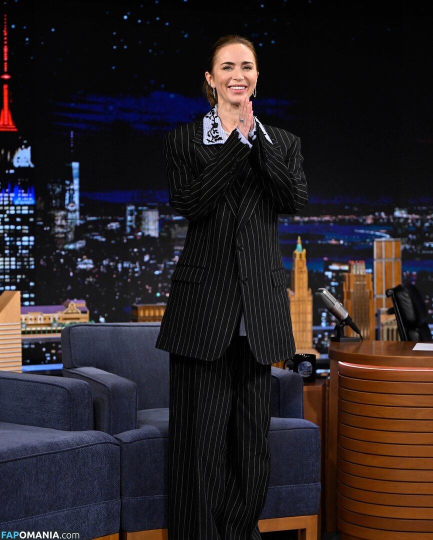 Emily Blunt / _emily_blunt_ / twogirlsoneblunt Nu OnlyFans  Foto vazada #470