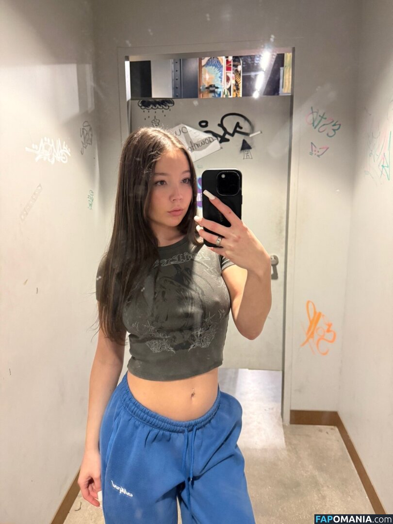 Emily Makis / emily.jm._ / emily.makis / yahhmean._ Nu OnlyFans  Foto vazada #3