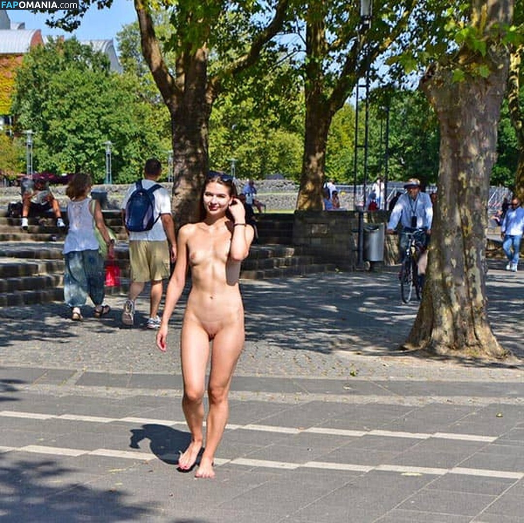 Emily Moon Nu OnlyFans  Foto vazada #3