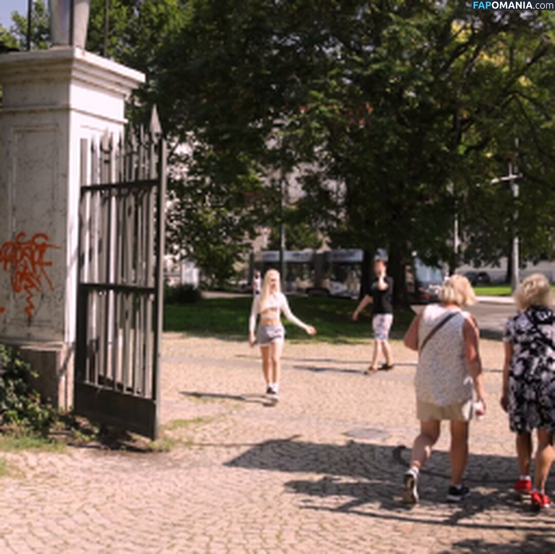 Emma White / Isabel Dolcè / YourEmmaWhite / emmadiary / shamelessrabbit Nu OnlyFans  Foto vazada #180