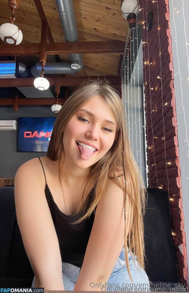 emmeline_sky Nu OnlyFans  Foto vazada #7