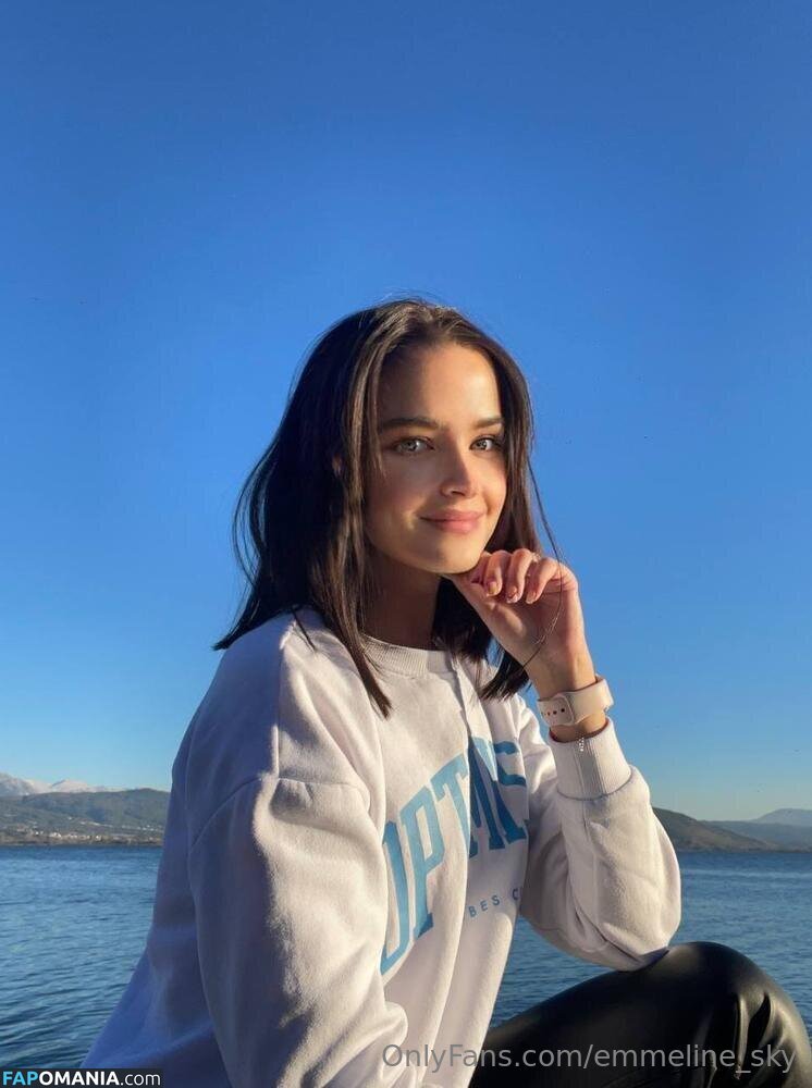 emmeline_sky Nu OnlyFans  Foto vazada #13