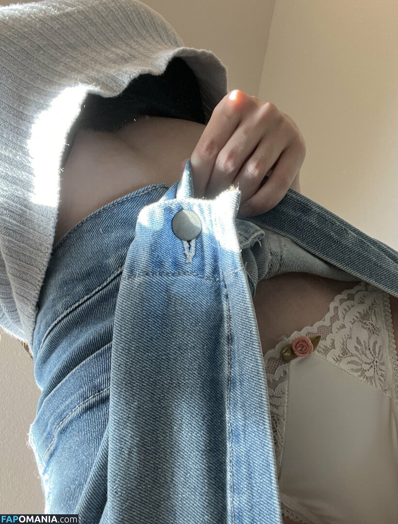 Emmia / eMillieNSFW / emmaskies Nu OnlyFans  Foto vazada #25