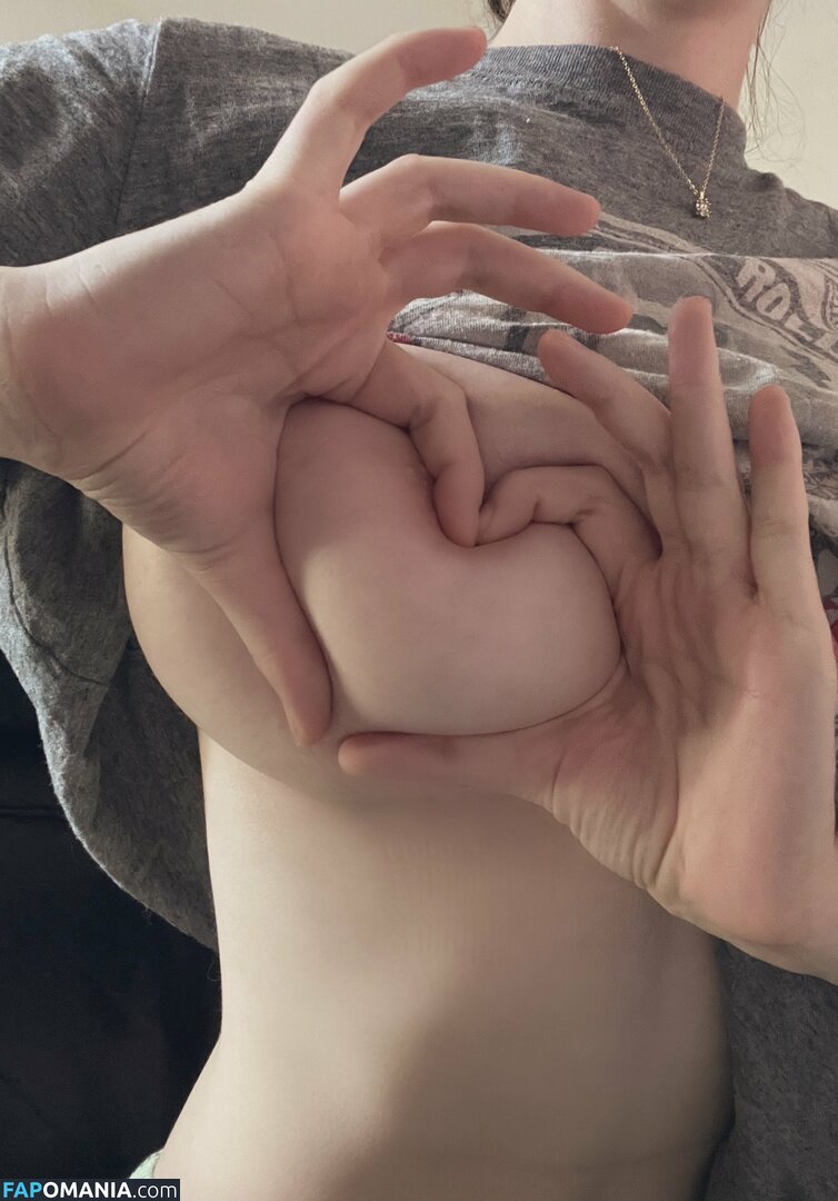 Emmia / eMillieNSFW / emmaskies Nu OnlyFans  Foto vazada #93