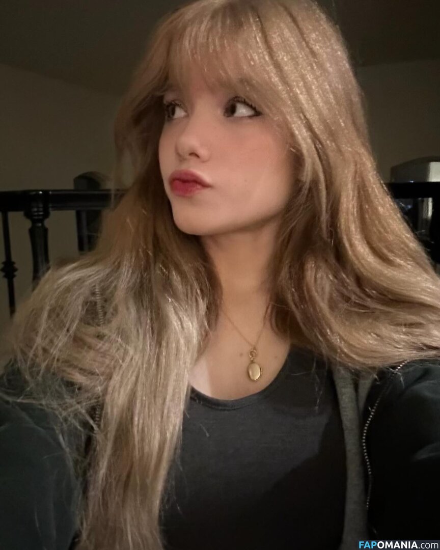 emmybeehz / emmyuh / emmyurr Nu OnlyFans  Foto vazada #125