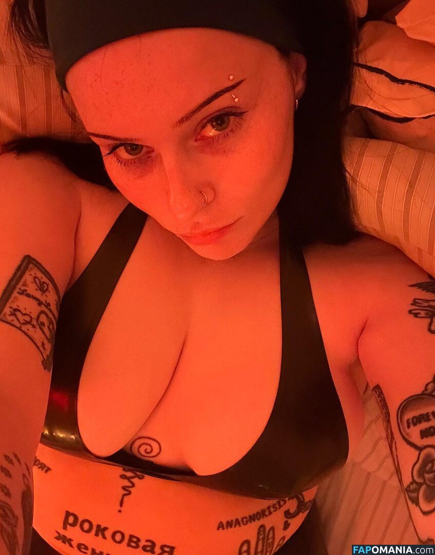 arianalgrande / emowag420 Nu OnlyFans  Foto vazada #2