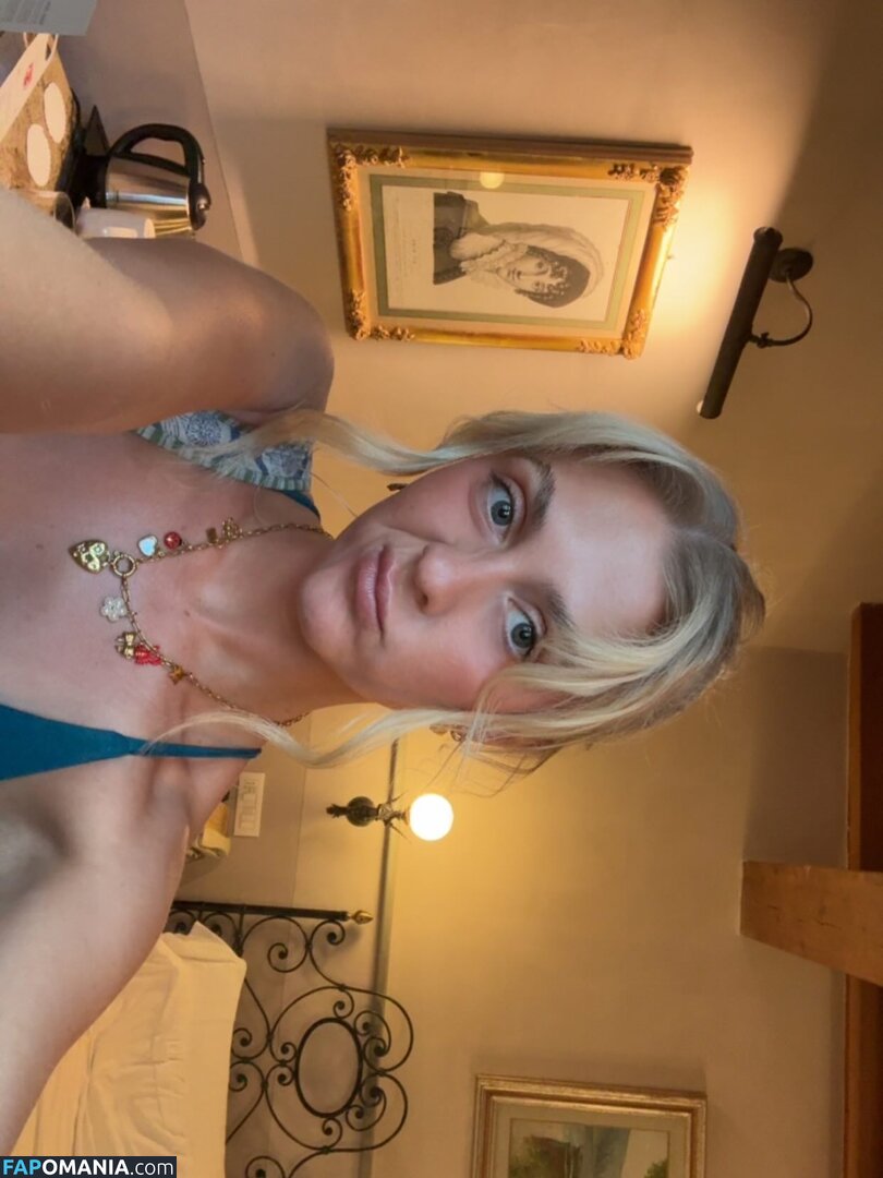 emilywallbank / emwallbank / https: / miwallbank Nu OnlyFans  Foto vazada #6