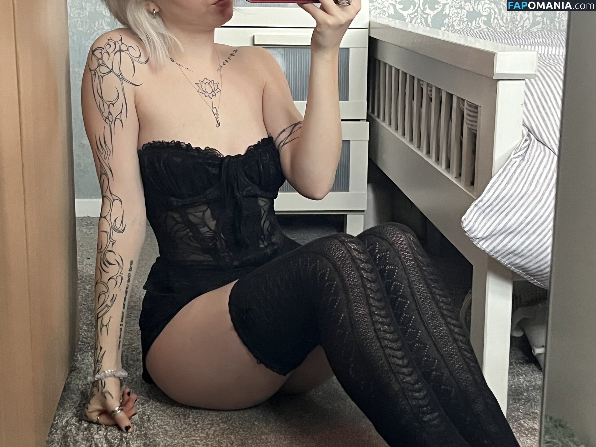 Emzeeni / cw / https: Nu OnlyFans  Foto vazada #5