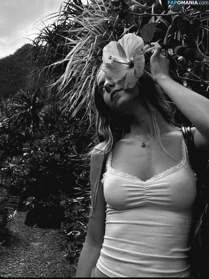 _estela_tessaro / estela / estelagomez / thirdeyewitchh Nu OnlyFans  Foto vazada #41