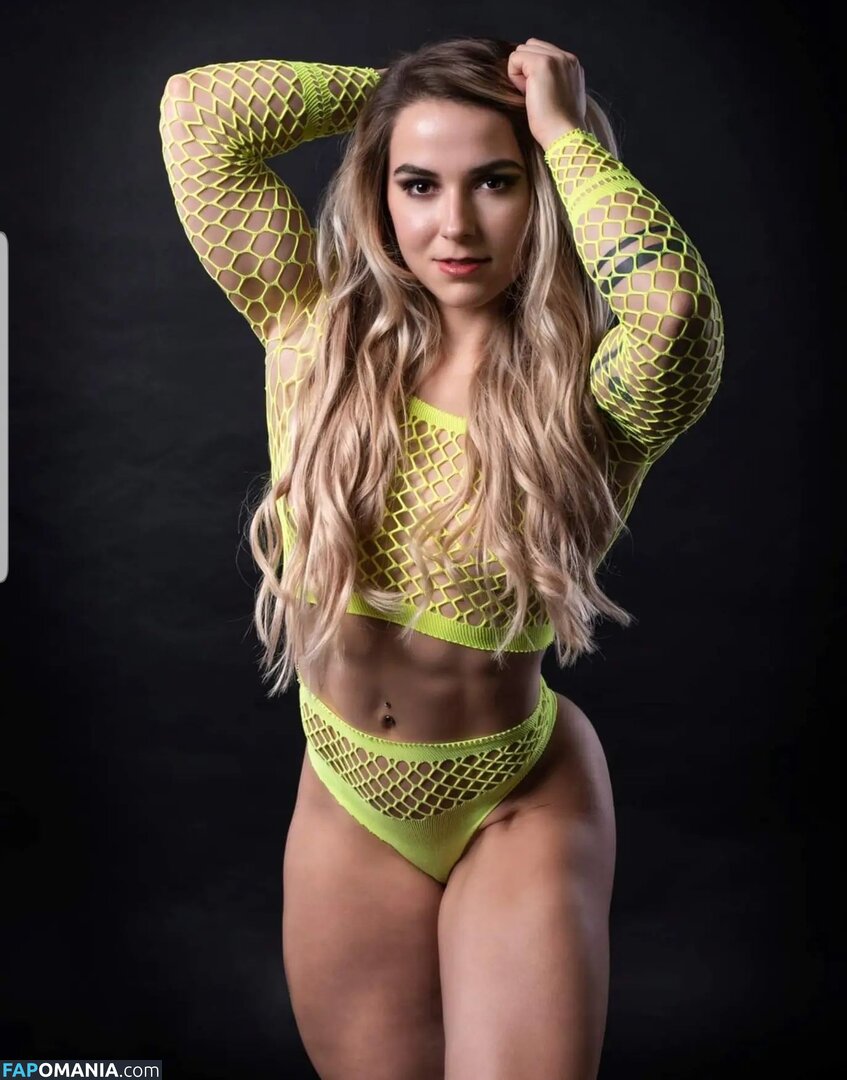 Eva Maes / crossfit_nurse / maeseva_ Nu OnlyFans  Foto vazada #3