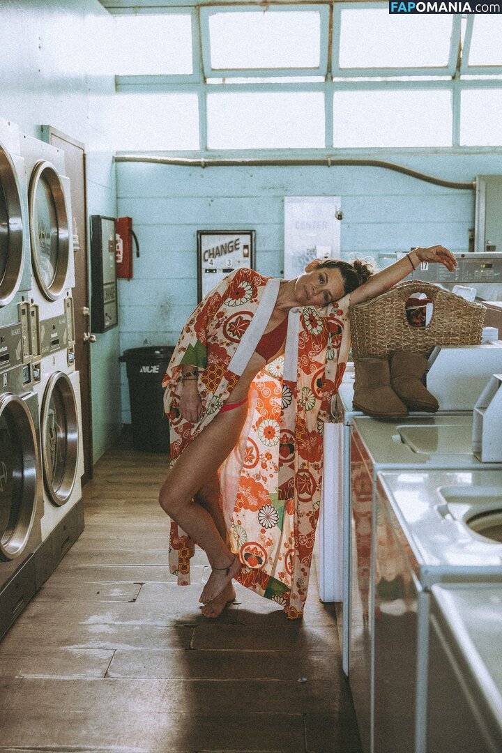 Evangeline Lilly / EvangelineLilly / evangelinelillyofficial / https: / lilyevangeline Nu OnlyFans  Foto vazada #77