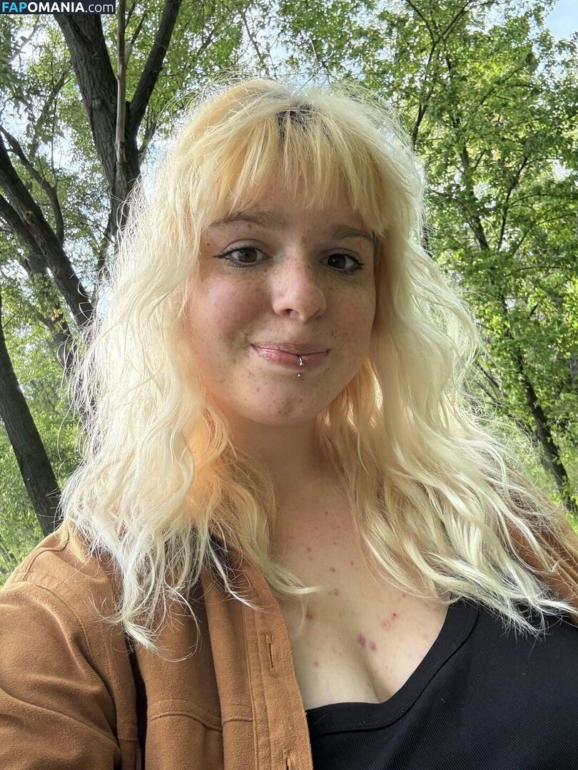 EveLinaIve / evelina / evelina-ive Nu OnlyFans  Foto vazada #5