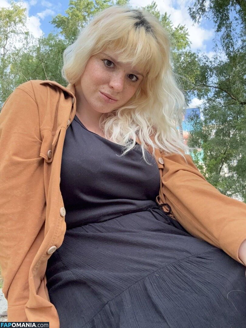 EveLinaIve / evelina / evelina-ive Nu OnlyFans  Foto vazada #8