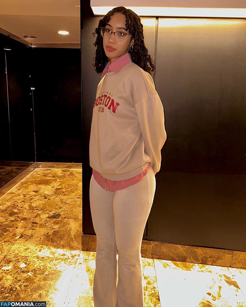 eliana / ewmxt / lalayravo / woahnatty Nu OnlyFans  Foto vazada #10