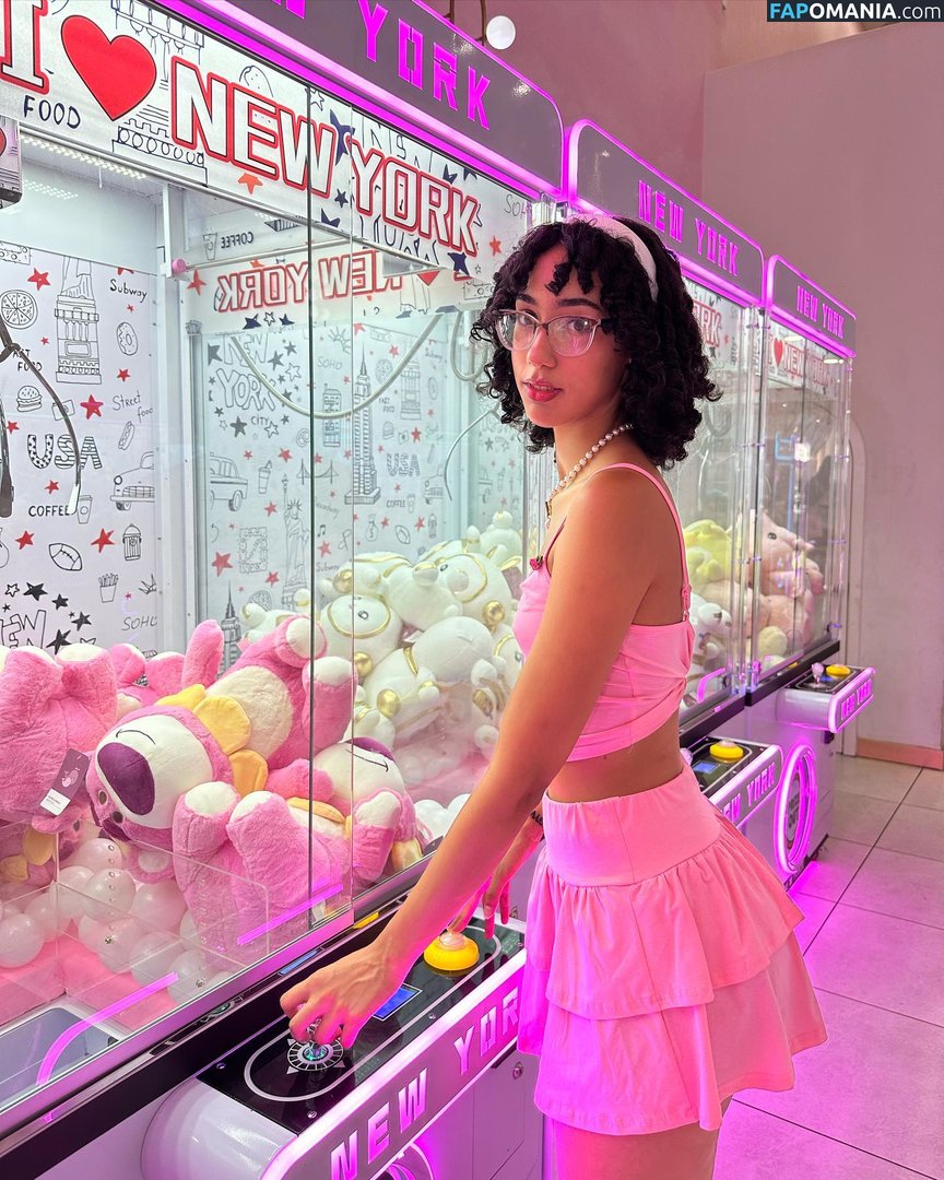 eliana / ewmxt / lalayravo / woahnatty Nu OnlyFans  Foto vazada #44