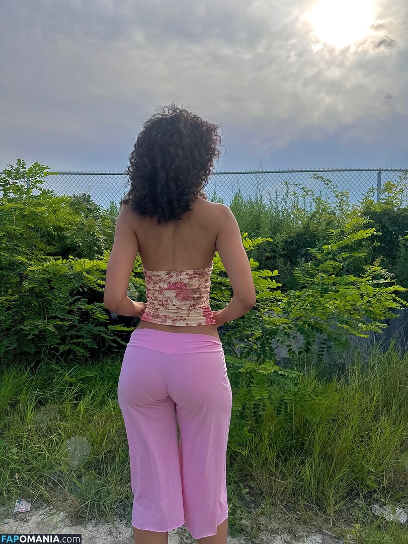 eliana / ewmxt / lalayravo / woahnatty Nu OnlyFans  Foto vazada #62