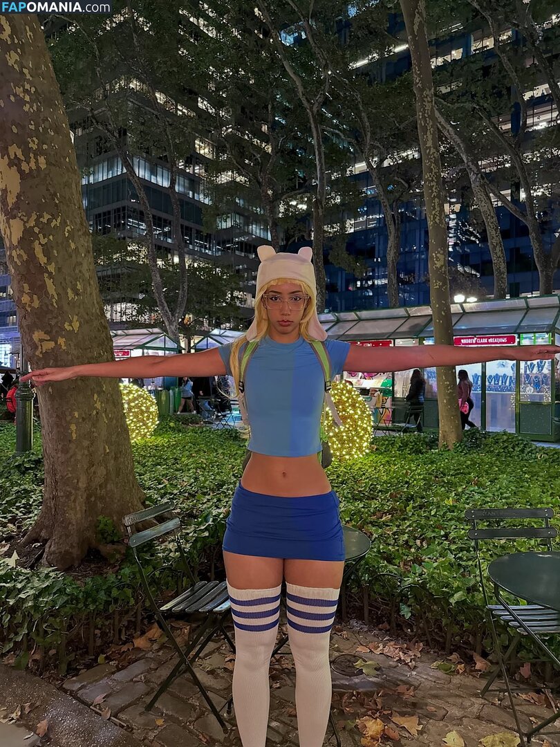 eliana / ewmxt / lalayravo / woahnatty Nu OnlyFans  Foto vazada #73