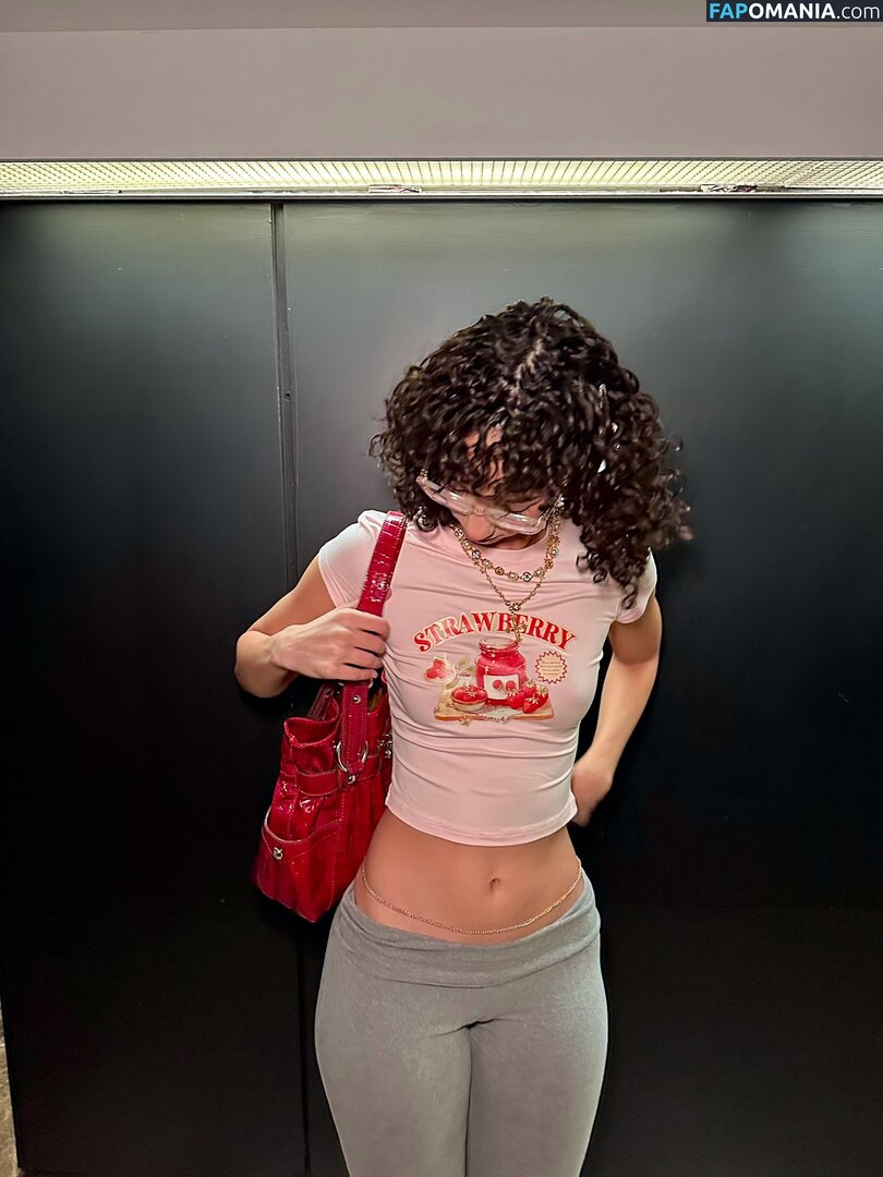 eliana / ewmxt / lalayravo / woahnatty Nu OnlyFans  Foto vazada #78