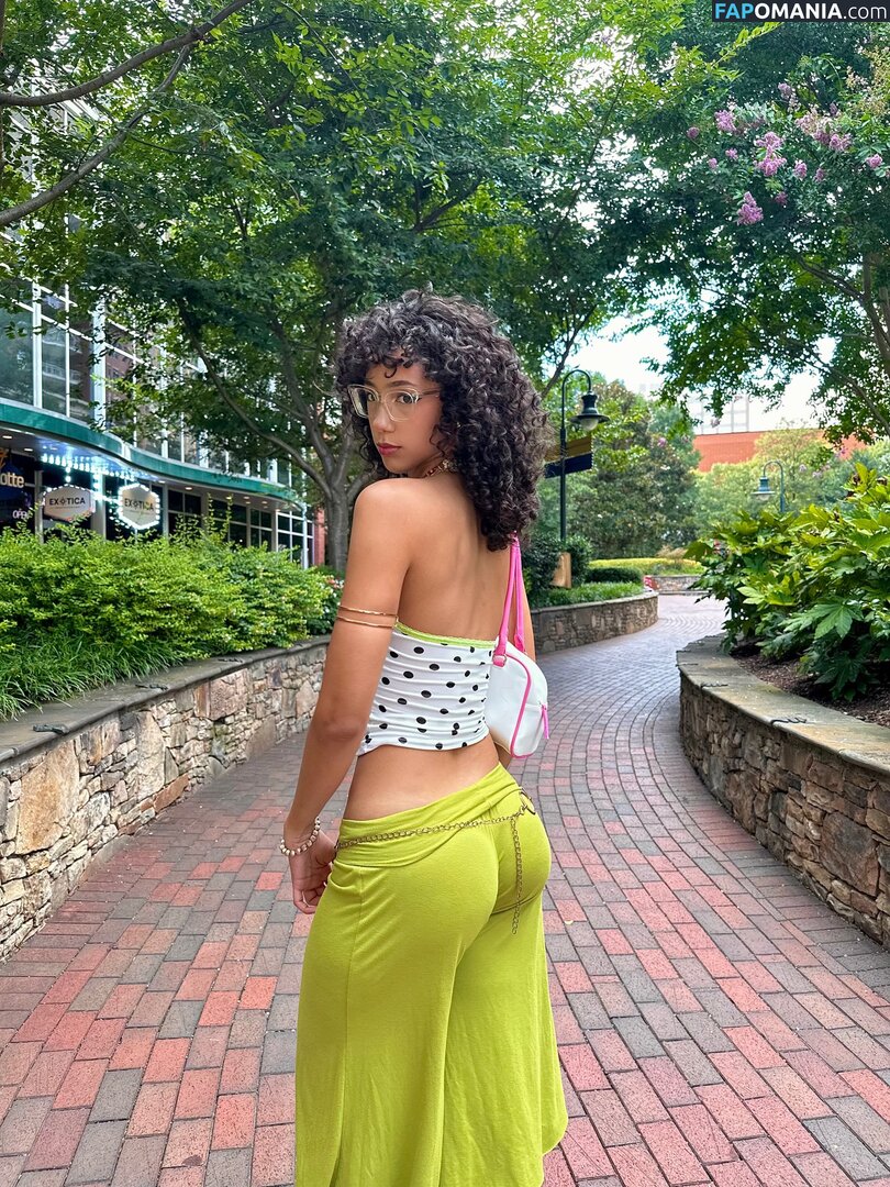 eliana / ewmxt / lalayravo / woahnatty Nu OnlyFans  Foto vazada #79