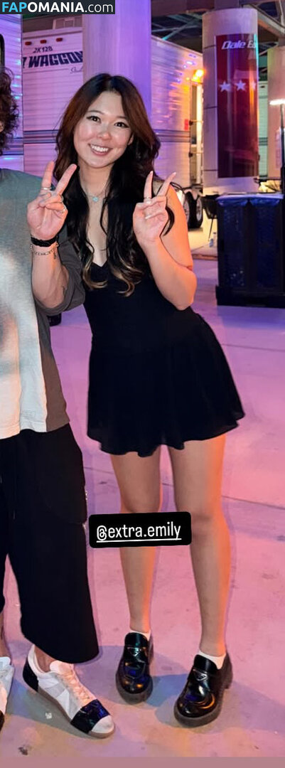 ExtraEmily / extra.emilay / extra.emily / extraemilyy / extremly_cute Nu OnlyFans  Foto vazada #9